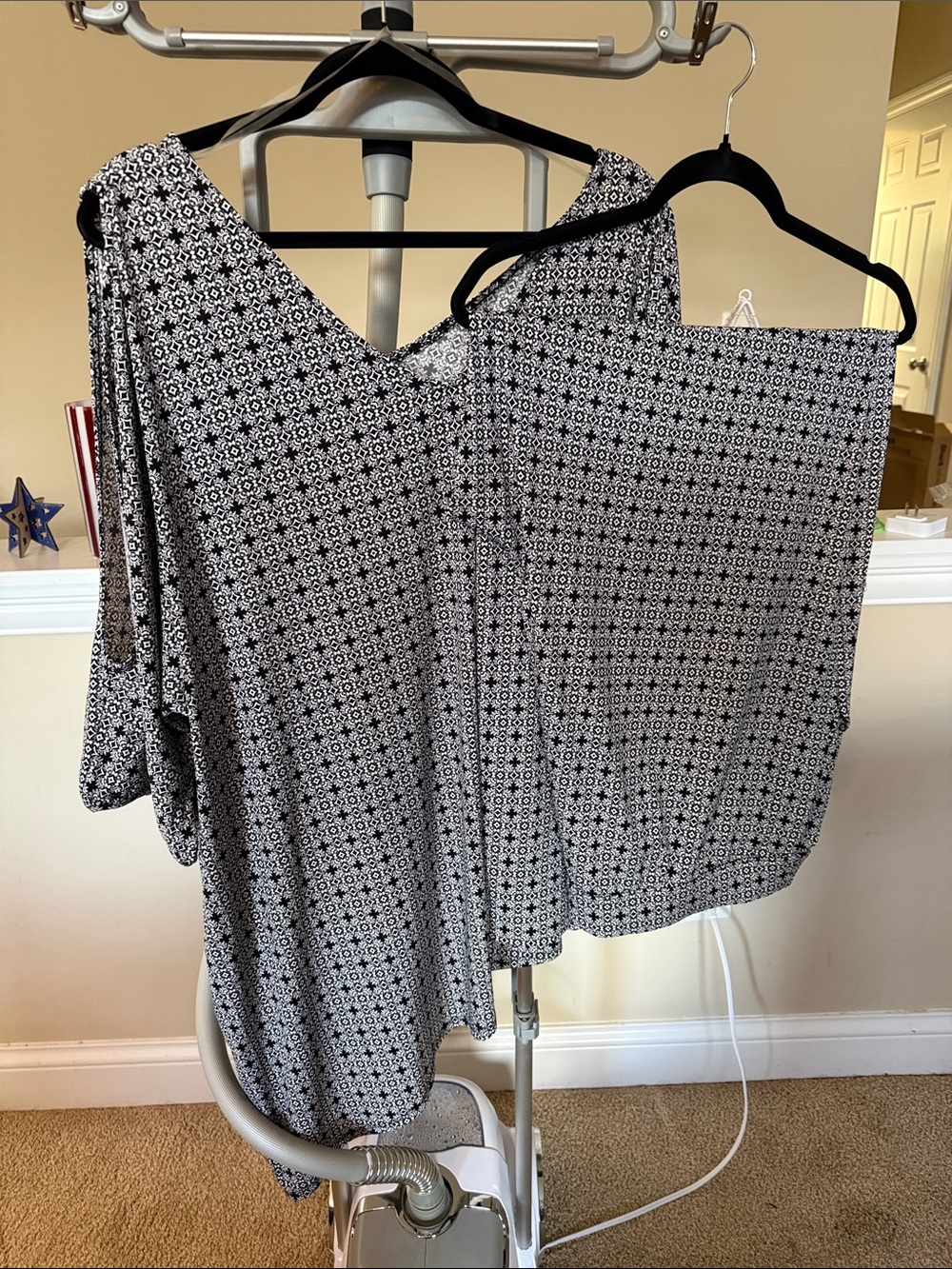 Lane Bryant Women's Black & White Printed V-Neck Pant set-Classic Casual Layer